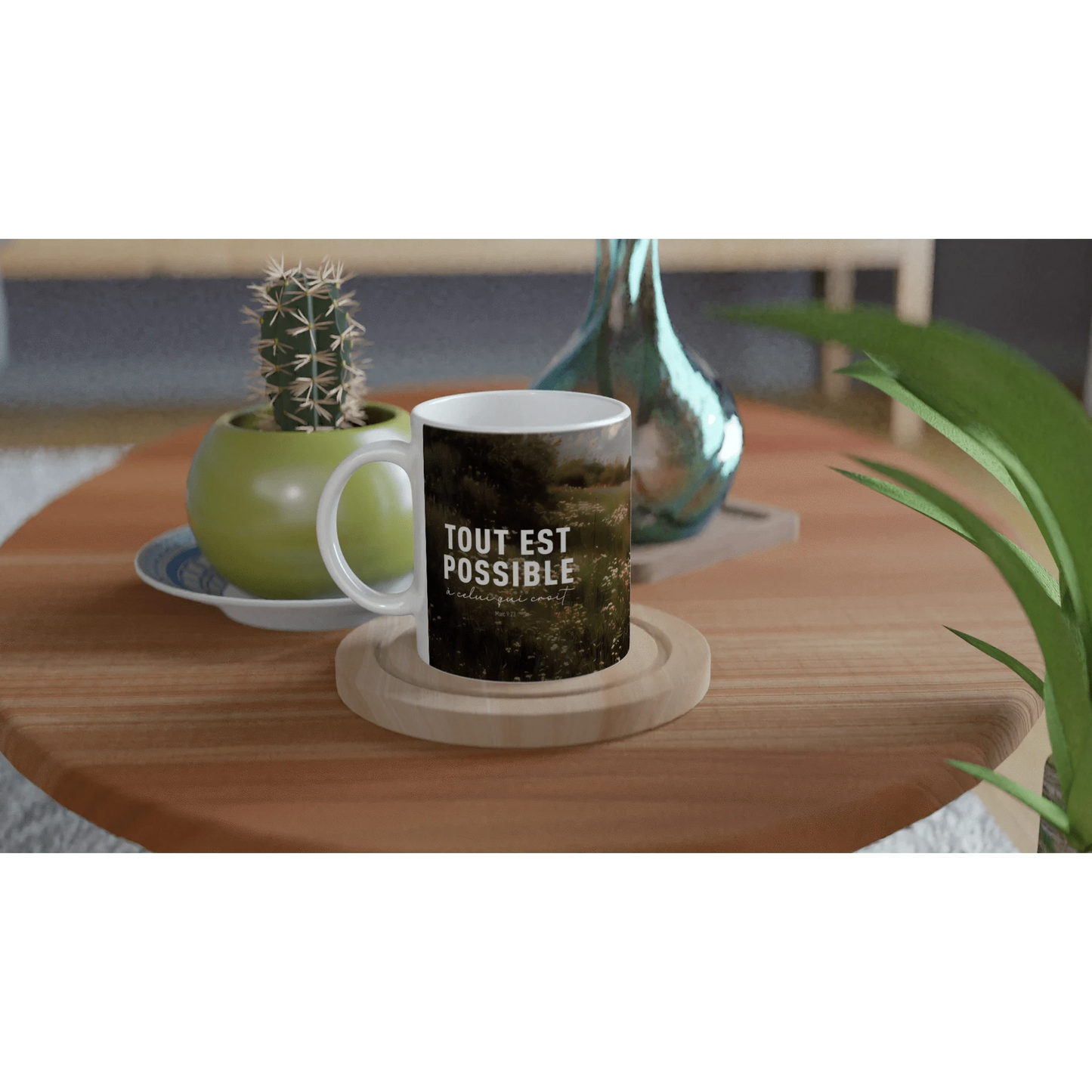 Mug en céramique blanche vu de dos, avec le texte "tout est possible à celui qui croit"