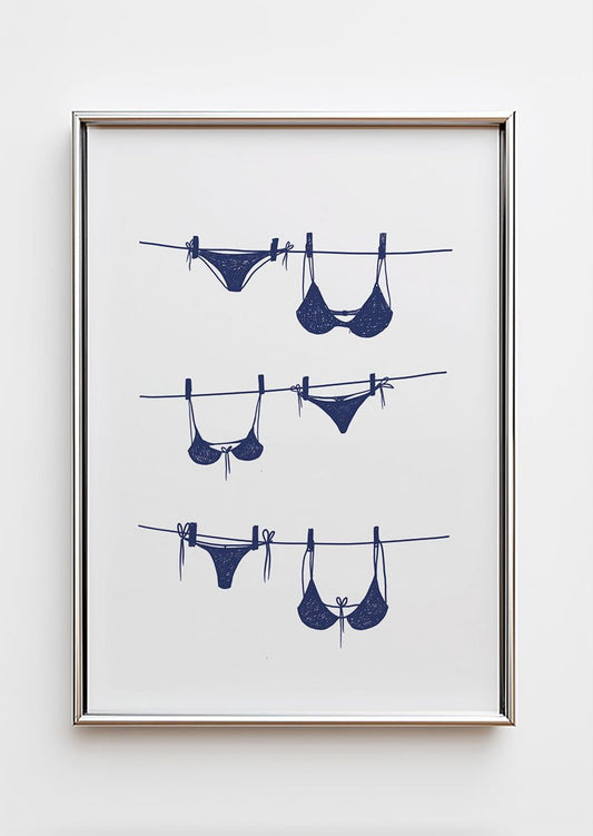 Poster mer et plage d'une illustration de maillot de bains au crayon bleu dans un cadre chrome.