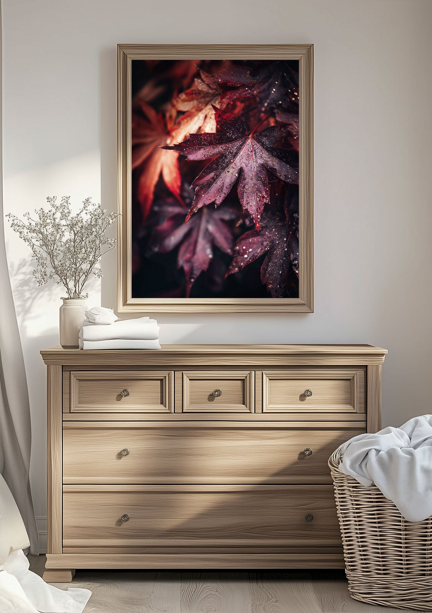 Mise en situation au dessus d'une commode de l'affiche automne feuilles d'érable