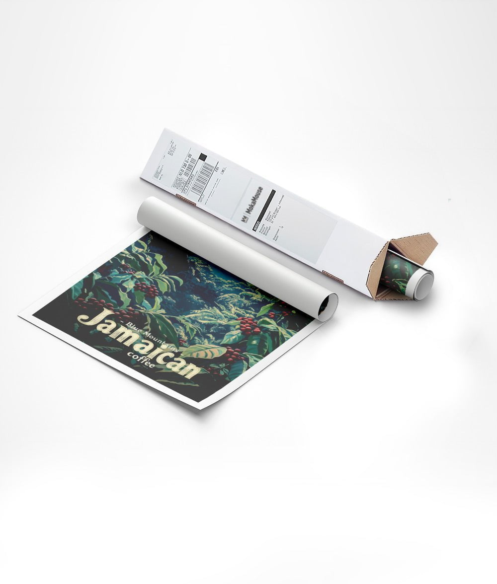 Emballage de l'affiche illustrée "blue mountains" dans un carton triangulaire.