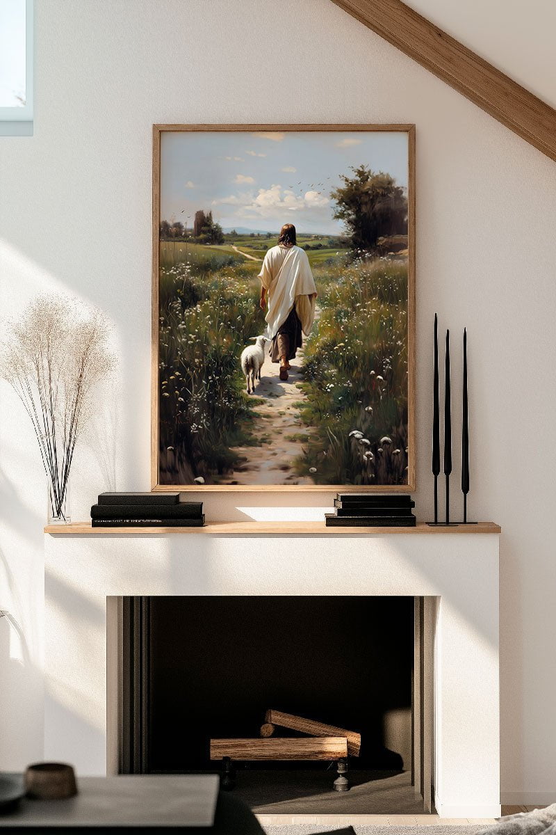 Affiche chrétienne représentant jesus et son agneau encadrée au dessus d'une cheminée