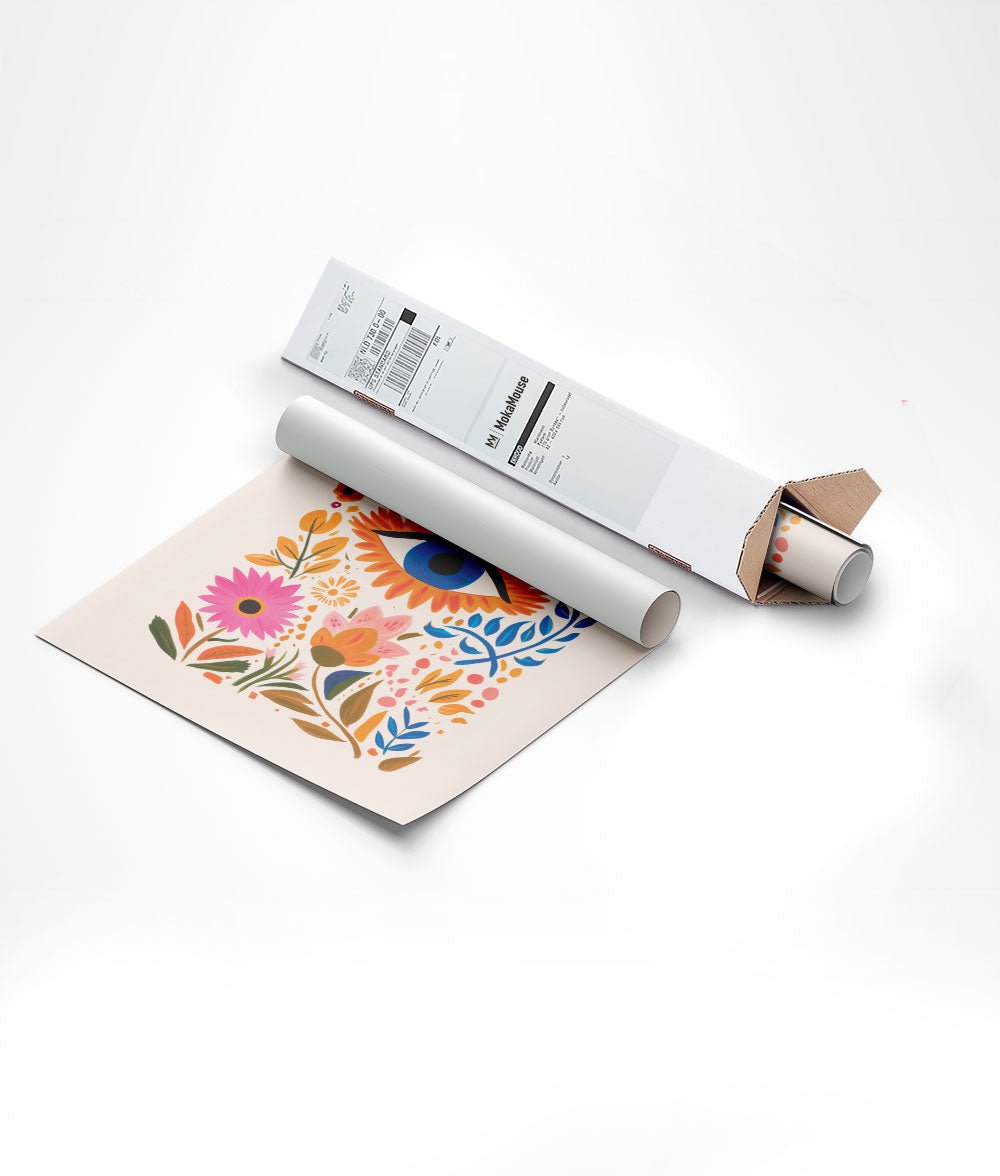 Poster œil bohème floral dans un carton d'emballage triangulaire