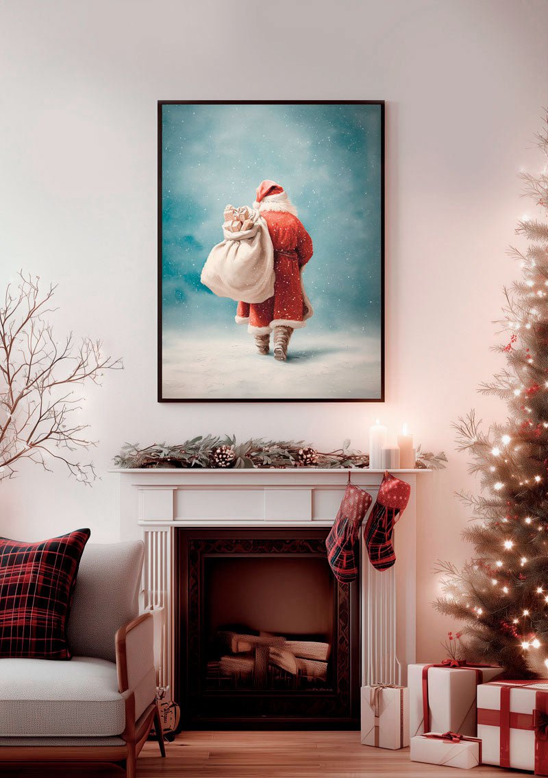 Affiche de noel illustrant le père noel de dos encadrée sur le mur d'un salon chaleureux