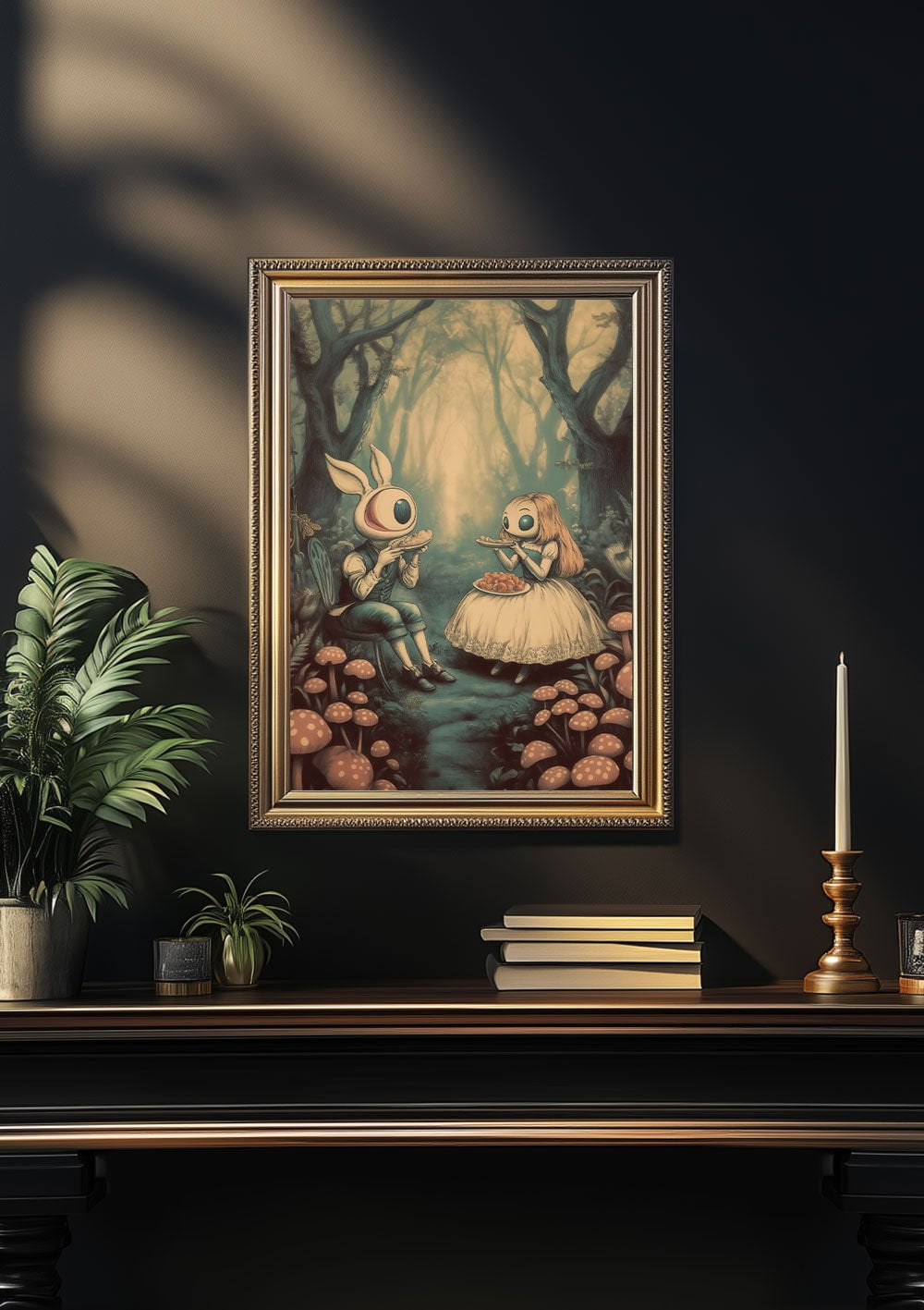 Affiche des deux chimères encadrée dans une décoration cabinet de curiosités noir.
