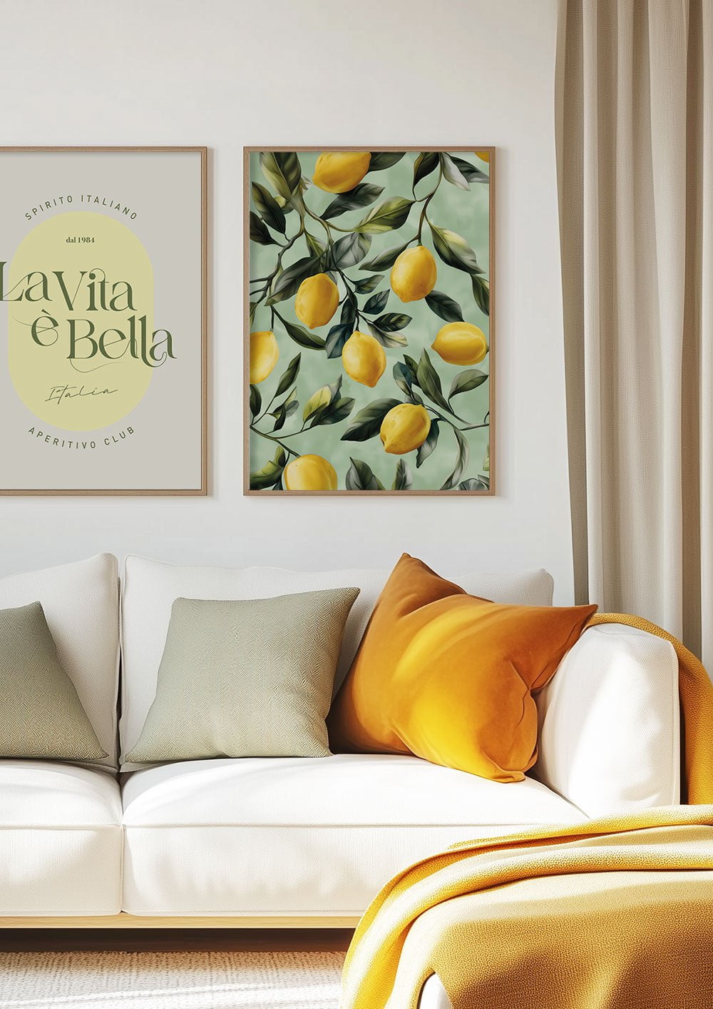 Duo d'affiche italie pour cuisine mises en situation au dessus d'un canapé