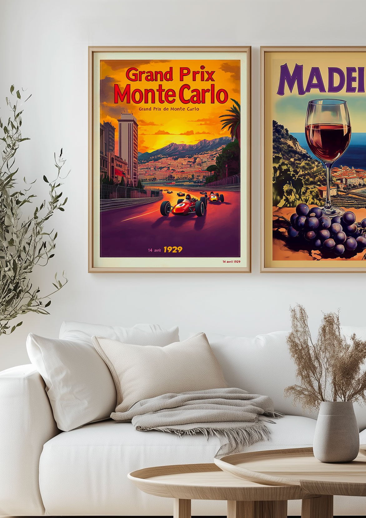 Deux posters rétro colorés mis en situation sur le mur d'un salon.