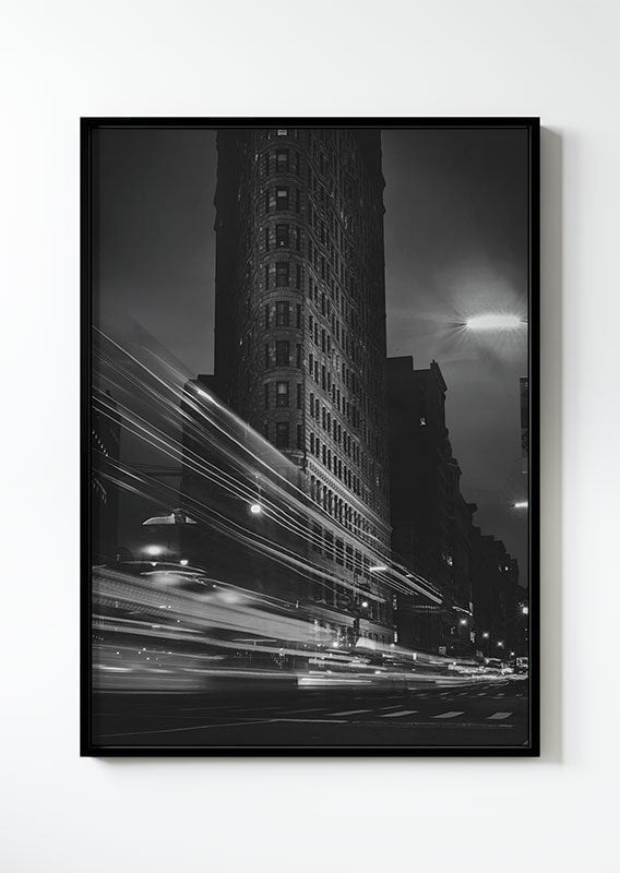 Affiche photographie noir et blanc de manhattan avenue de nuit dans un cadre.