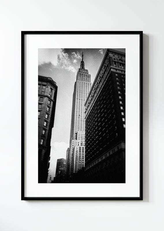 Affiche photographie noir et blanc de l'empire state building, dans un cadre noir