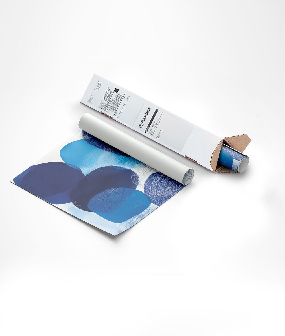 poster de formes bleues abstraites dans un carton emballage triangulaire
