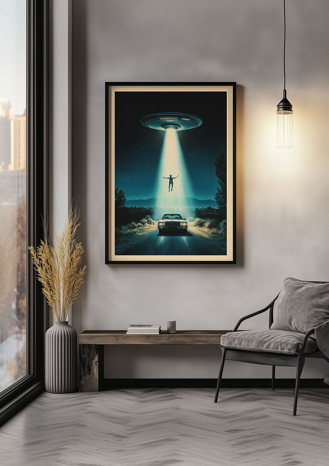 Affiche vintage science-vintage d'un enlèvement extra-terrestre encadrée sur un mur.