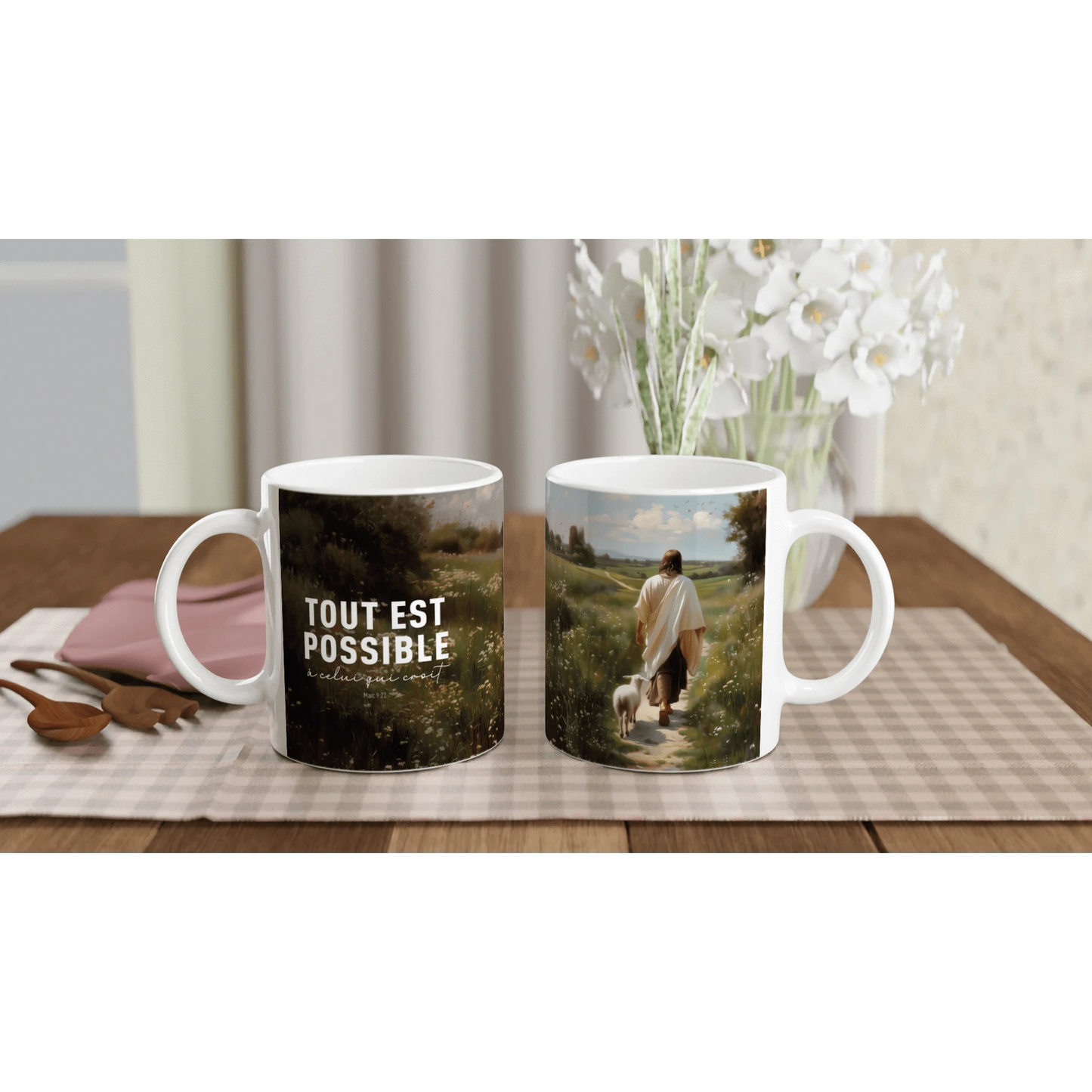 Deux mugs design de jésus et l'agneau montrant l'endroit et l'envers