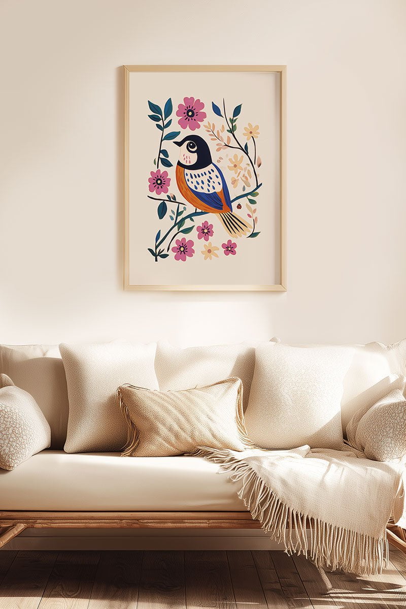affiche folk art illustration d'une mésange et fleurs rose et beige sur le mur d'un salon
