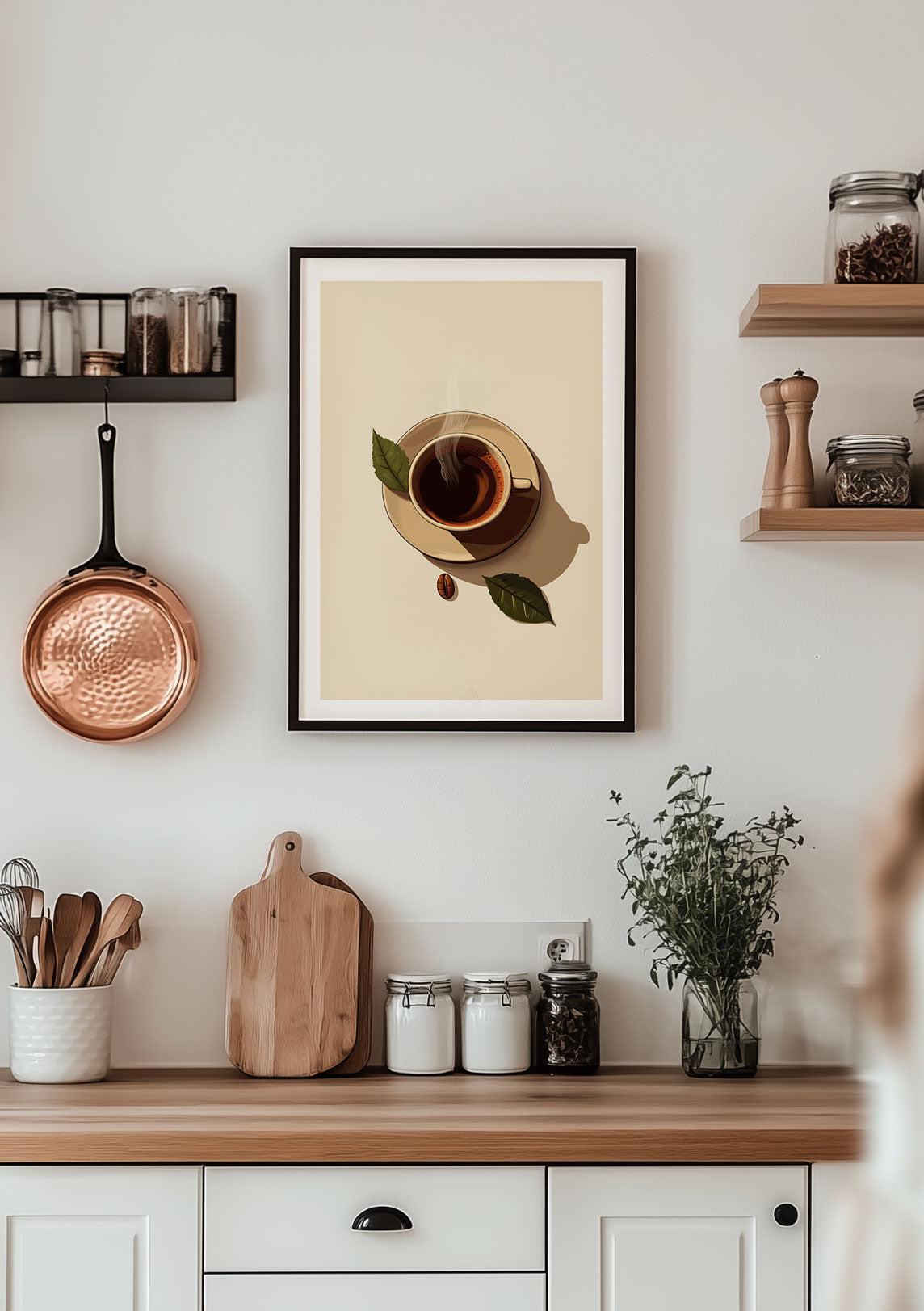 Mise en situation de l'affiche cuisine tasse de café minimaliste, au dessus d'un meuble.