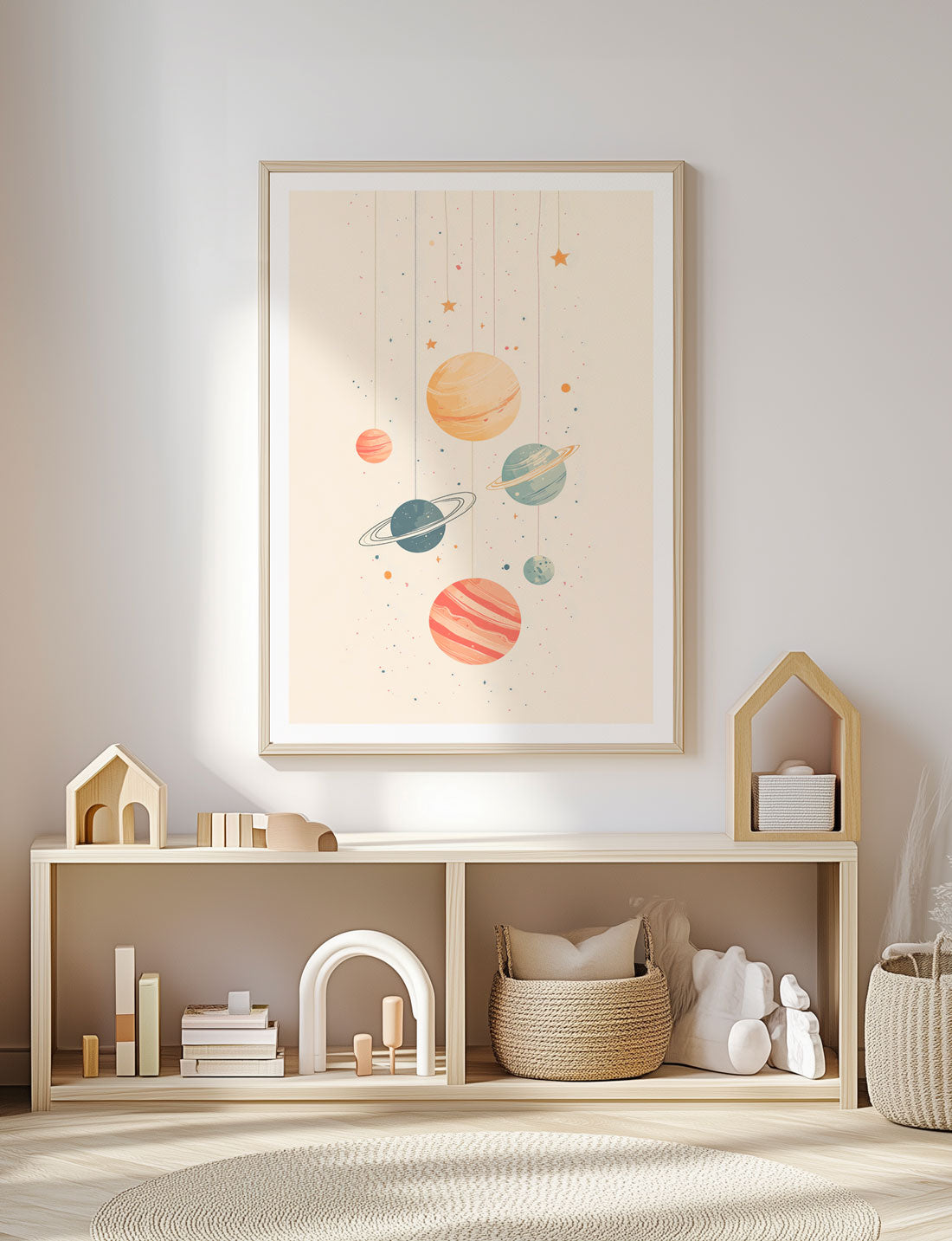 Affiche chambre enfant planètes suspendues mise en situation sur le mur d'une chambre