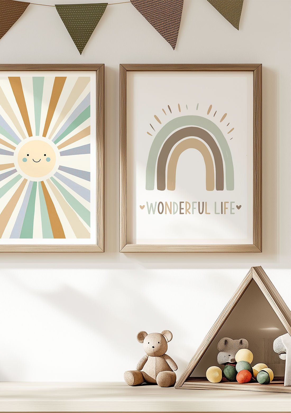 Mise en situation de l'affiche pour chambre bébé arc-en-ciel vert pastel à coté d'une autre affiche.