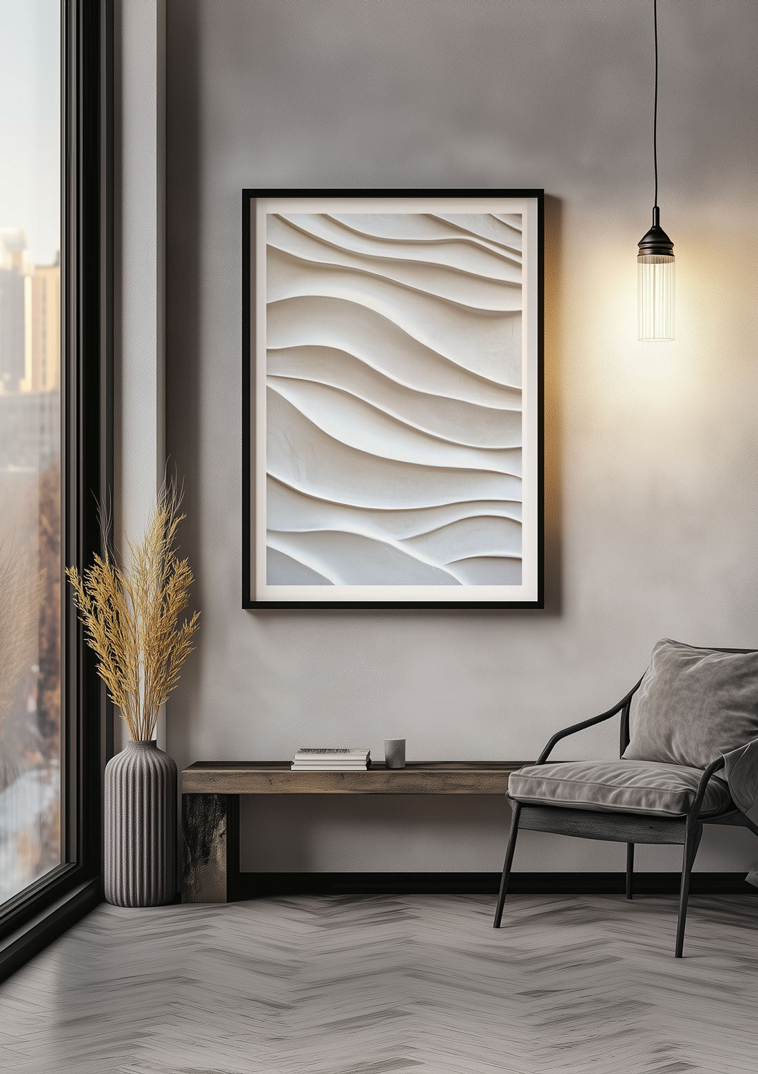 Affiche murale minimaliste vagues peintes sur textile, encadrée sur un mur.