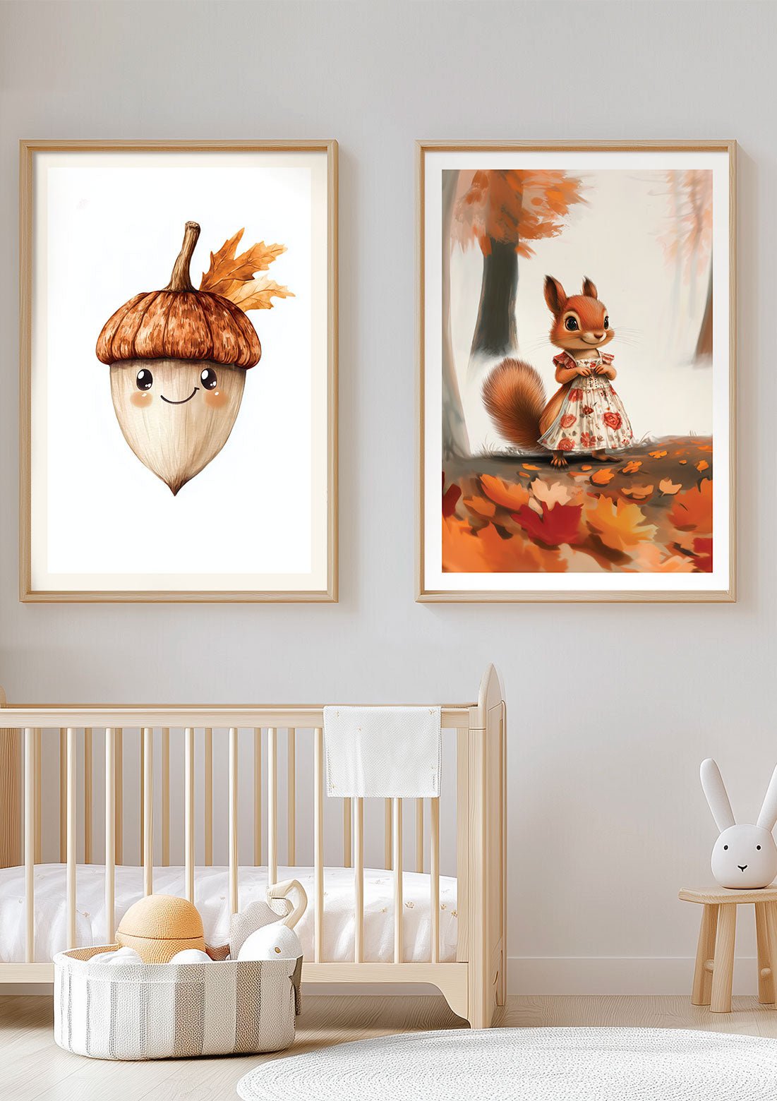 Duo d'affiche chambre enfant automne mise en situation sur le mur d'une chambre.