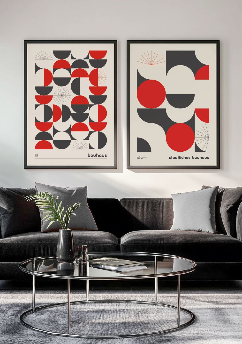 Duo d'affiches de formes géométriques rouge et noir sur fond blanc encadrées.
