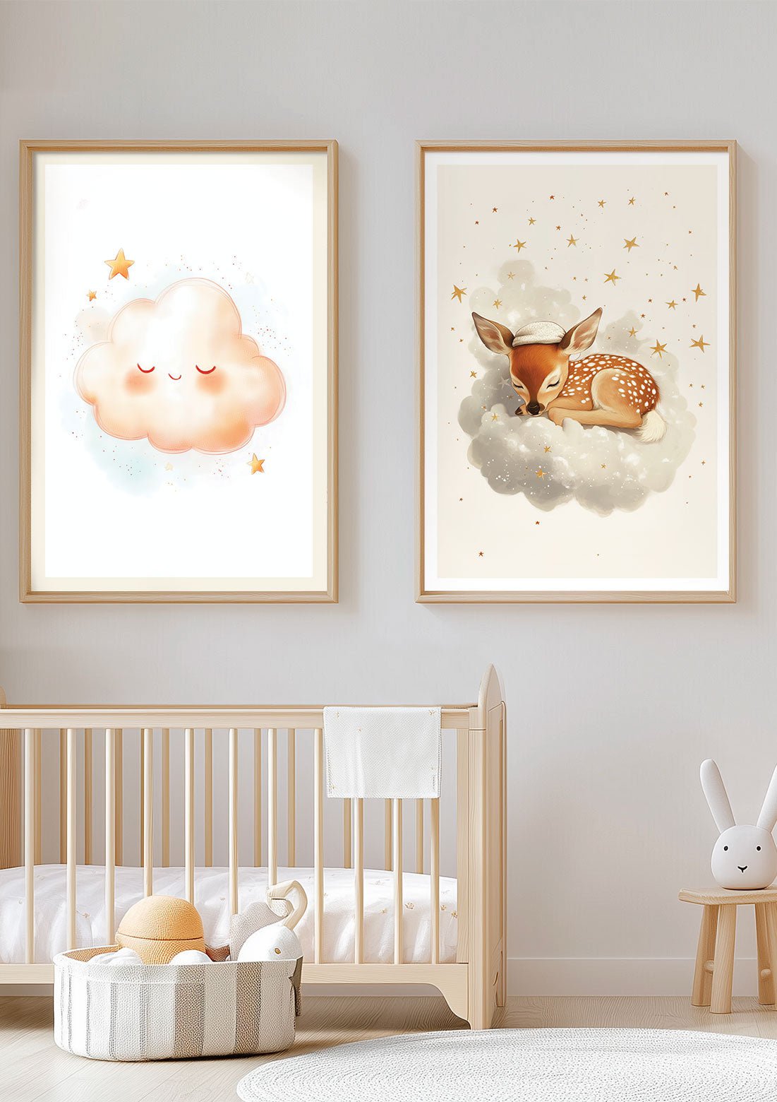 Duo d'affiche chambre enfant mise en situation sur le mur d'une chambre.