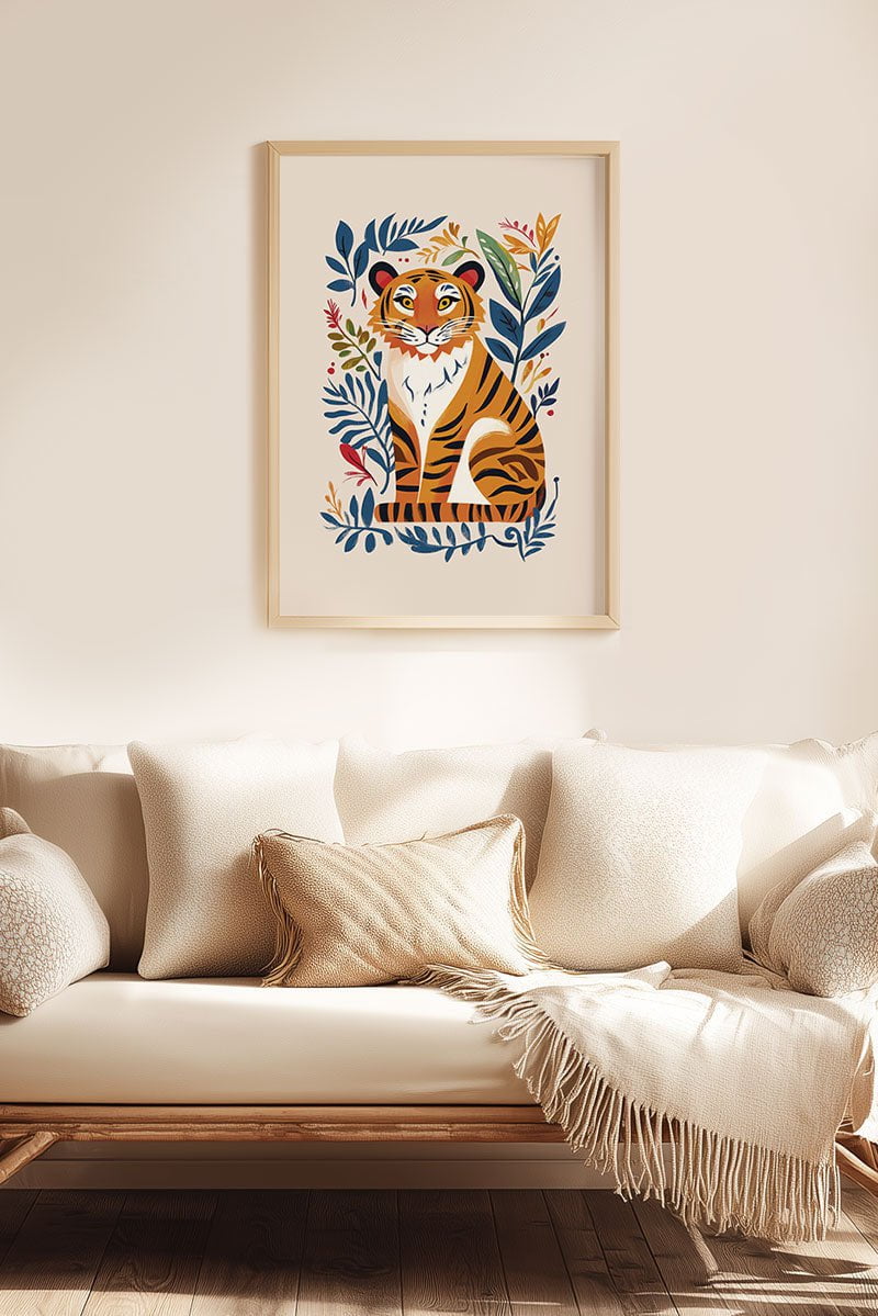 Affiche folk art d'une illustration d'un tigre et de fleurs au dessus d'un canapé