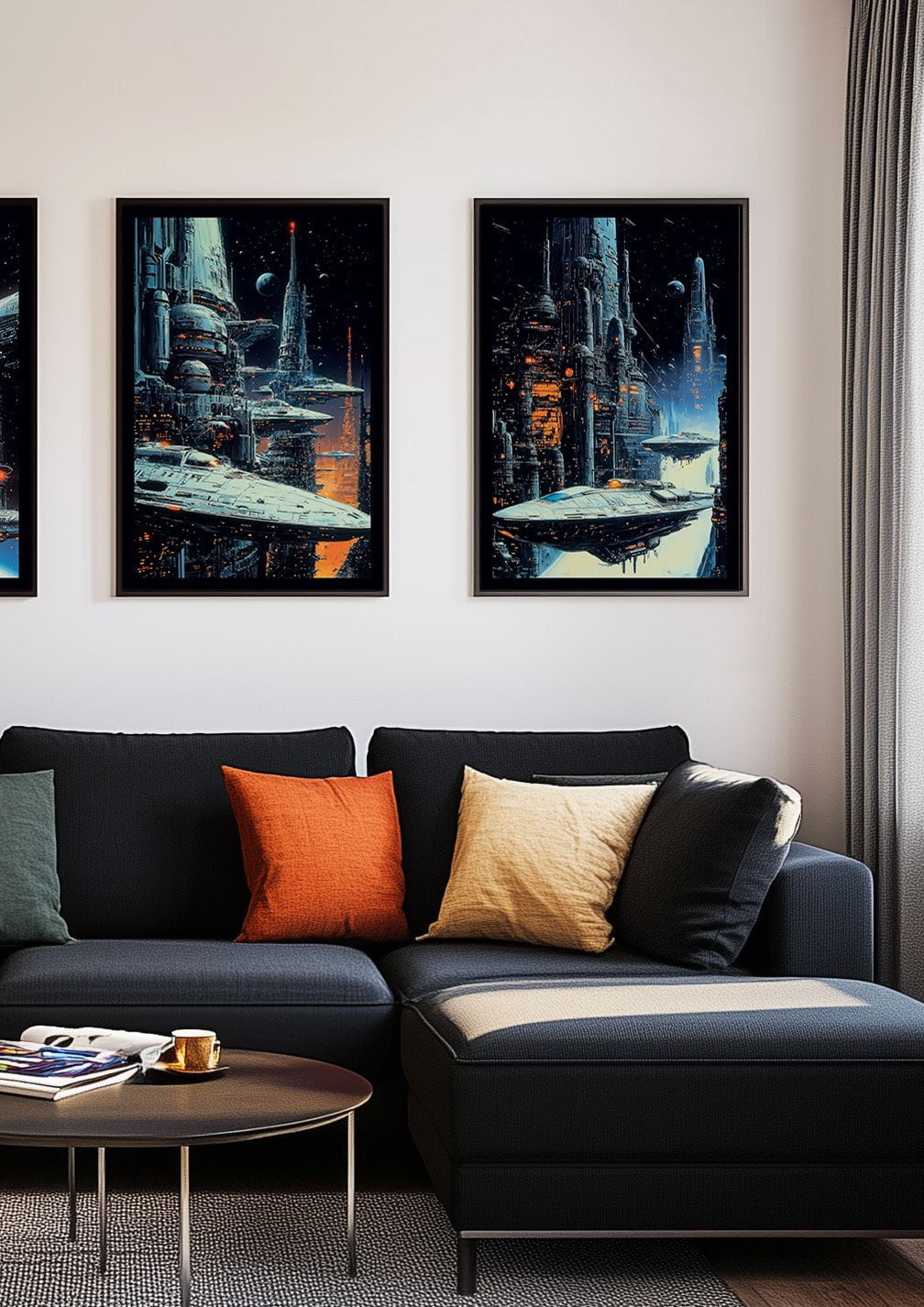 Deux affiches vaisseaux spatiaux encadrées au dessus d'un canapé.
