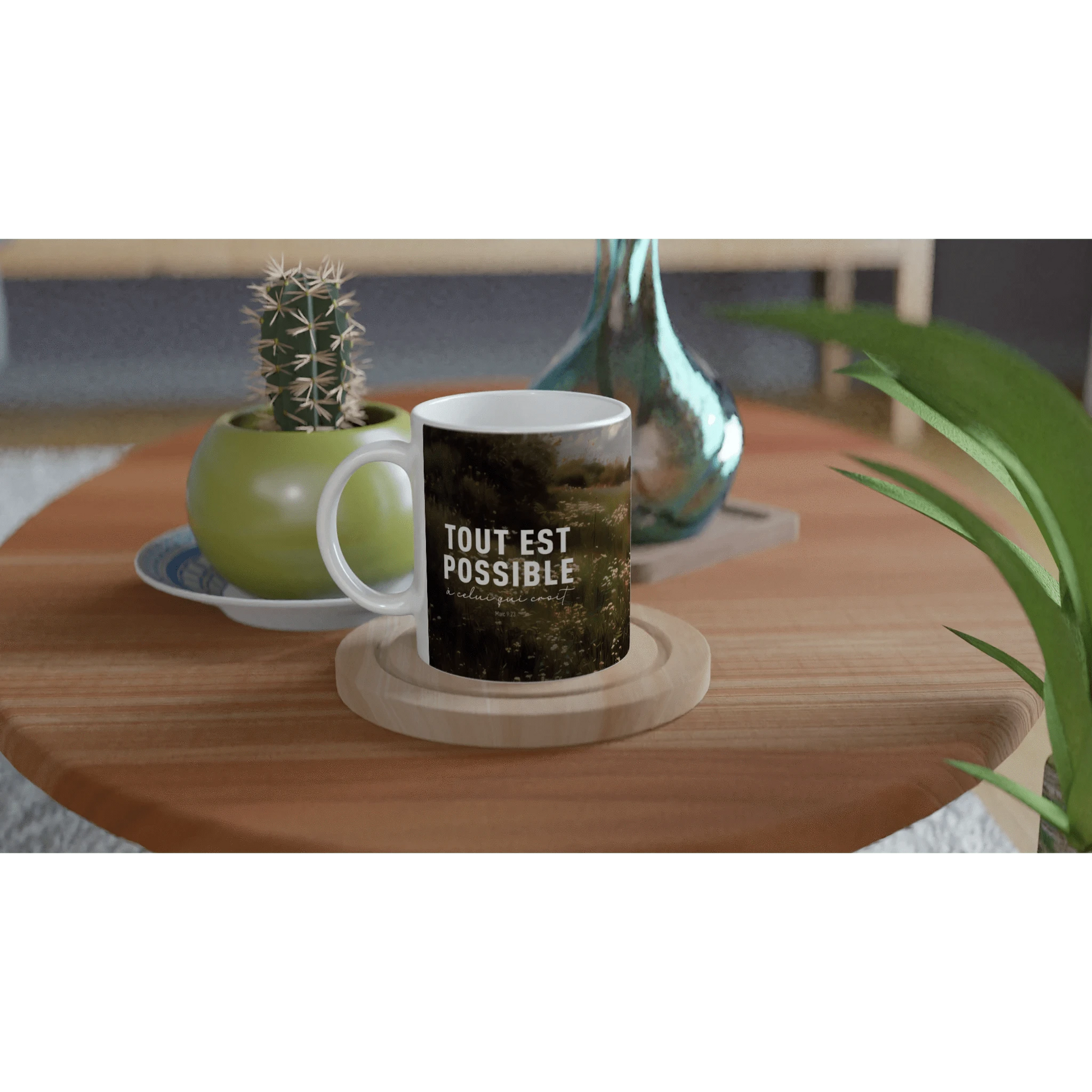Mug en céramique blanche vu de dos, avec le texte "tout est possible à celui qui croit"