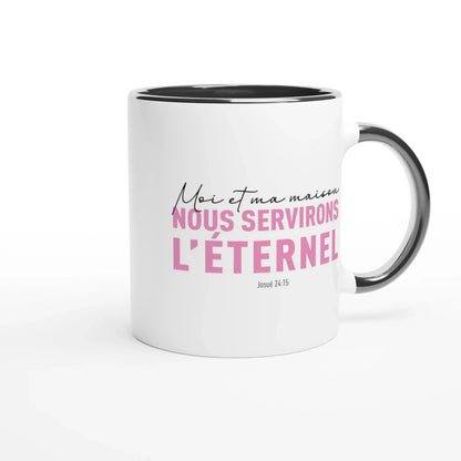 Mug en céramique blanche avec l'intérieur  et la anse noir, verset biblique écrit en rose et noir