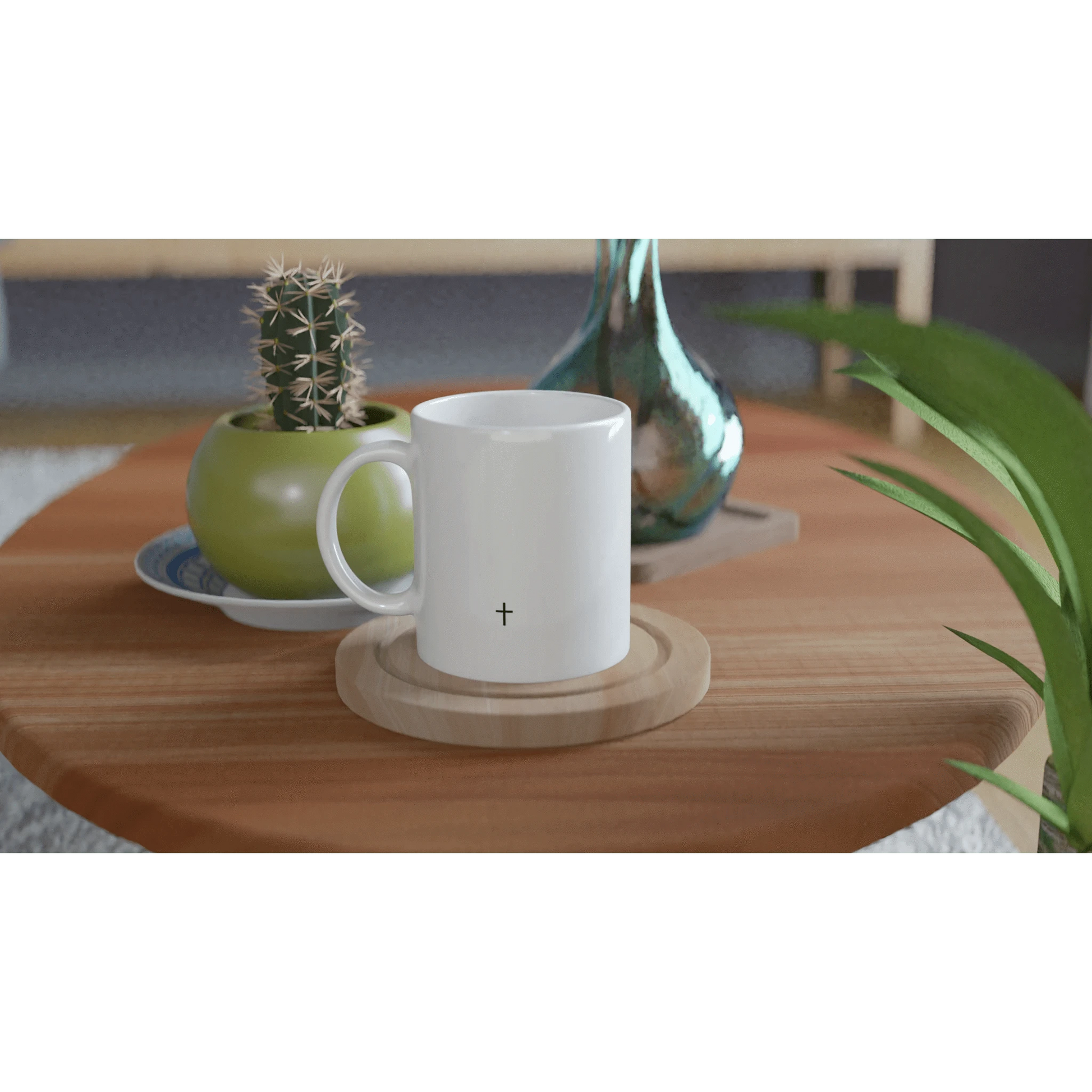 Le mug chrétien céramique blanche vu de dos avec une croix chrétienne noir en bas.