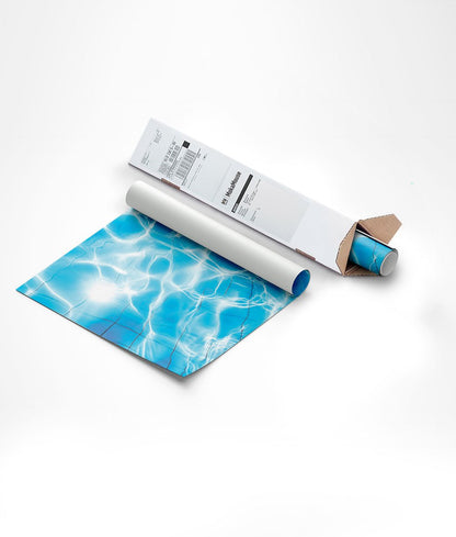 Emballage du poster gros plan reflet piscine dans un carton triangle