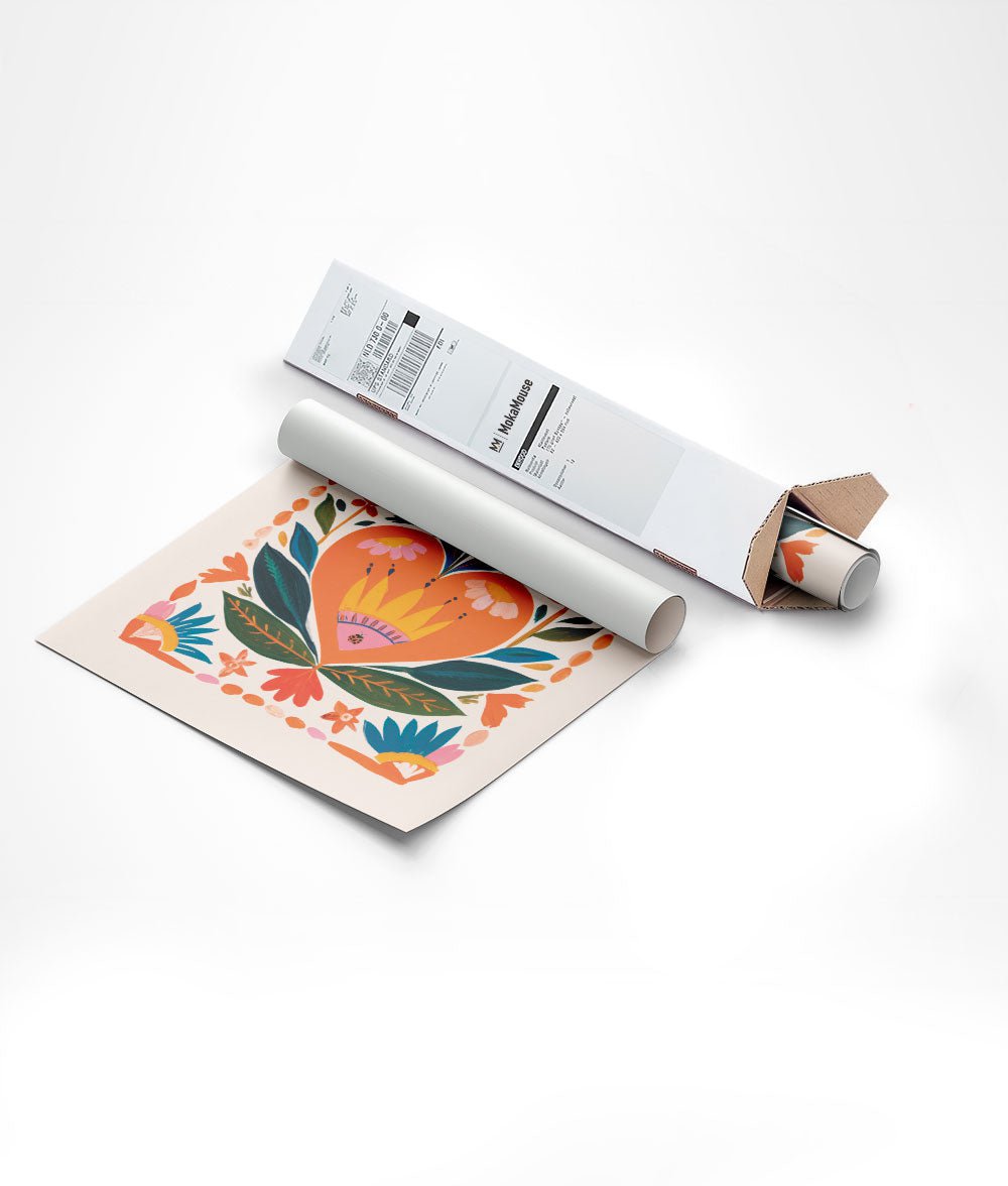 Poster cœur et fleurs emballé dans un carton triangulaire