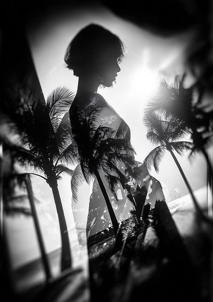 affiche photographie noir et blanc d'une silhouette féminine en double exposition avec un paysage de palmiers