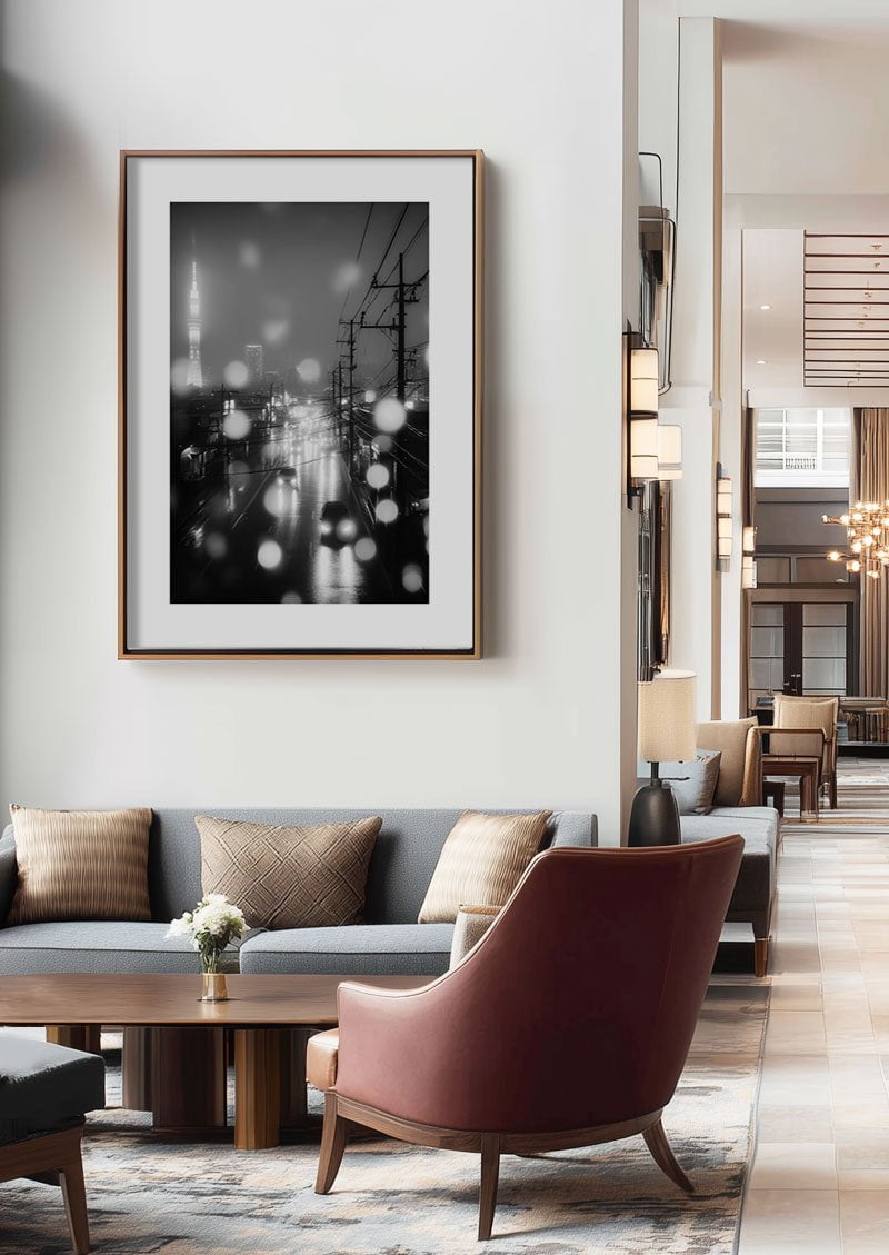 Poster deco noir et blanc d'une route avec la tokyo tower illuminée mit en situation dans un hall