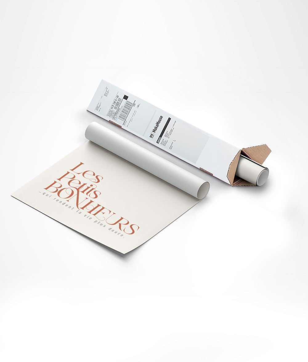 Emballage dans un carton triangulaire de l'affiche citation typo marron 