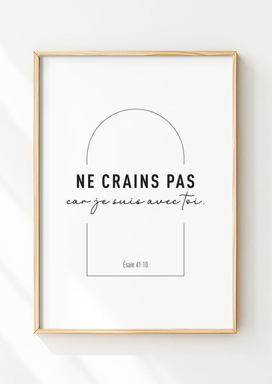 Affiche chrétienne du verset bilbique Esaie 41:10, avec une arche, dans un cadre en bois.