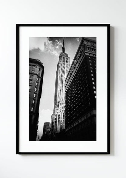 Affiche photographie noir et blanc de l'empire state building, dans un cadre noir