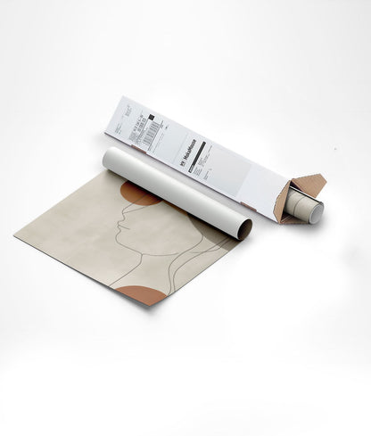 Emballage d'expédition posé sur le sol, de l'affiche du portrait minimaliste wabi-sabi.