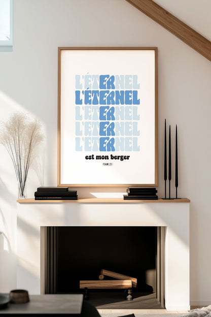 Décoration chrétienne du poster avec le psaume 23:1 en bleu, au dessus d'une cheminée