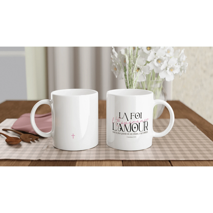 Mugs chrétiens "la foi, l'éspérance, l'amour" vu de dos et vu de face.