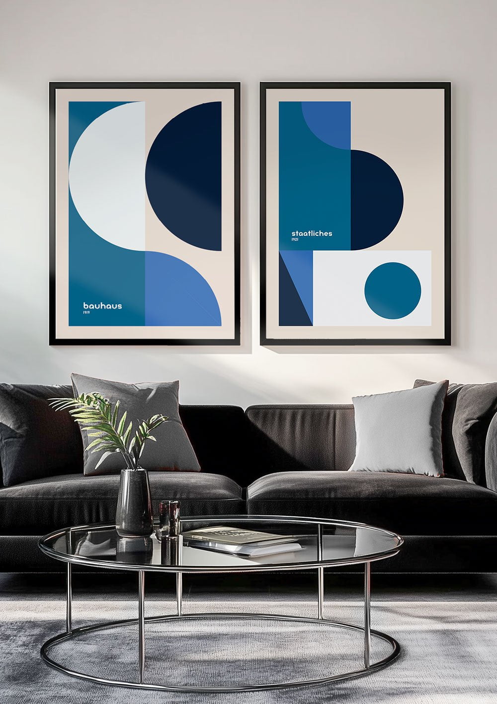 Affiche bauhaus teintes bleues affichées en duo dans un salon