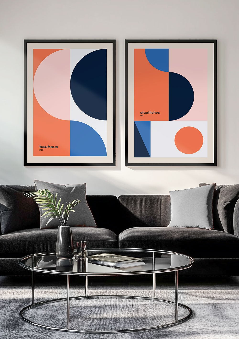 Affiche bauhaus teintes orange affichée en duo dans un salon