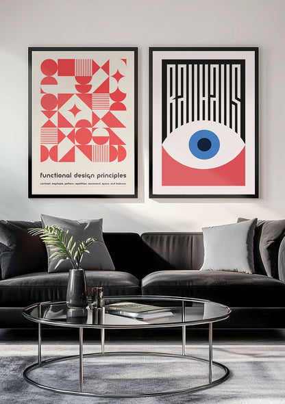 Les deux affiche en rouge encadrées en duo dans un salon.