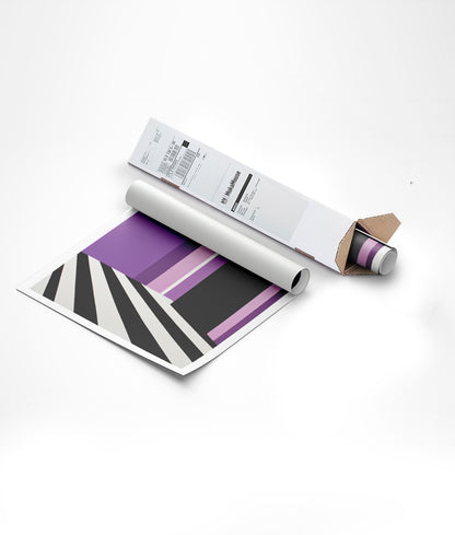 Affiche murale contemporaine violet noir et blanc, emballée dans un carton triangulaire.