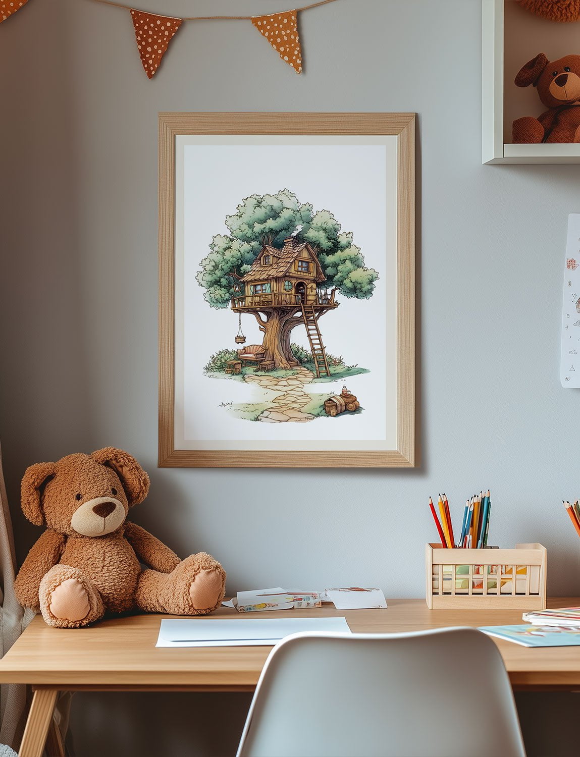 Affiche chambre enfant cabane encadrée sur un mur, dans une chambre d'enfant.