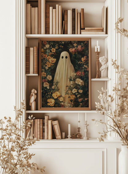 Mockup encadré de l'affiche du fantome, dans une Décoration de cabinet de curiosités blanche