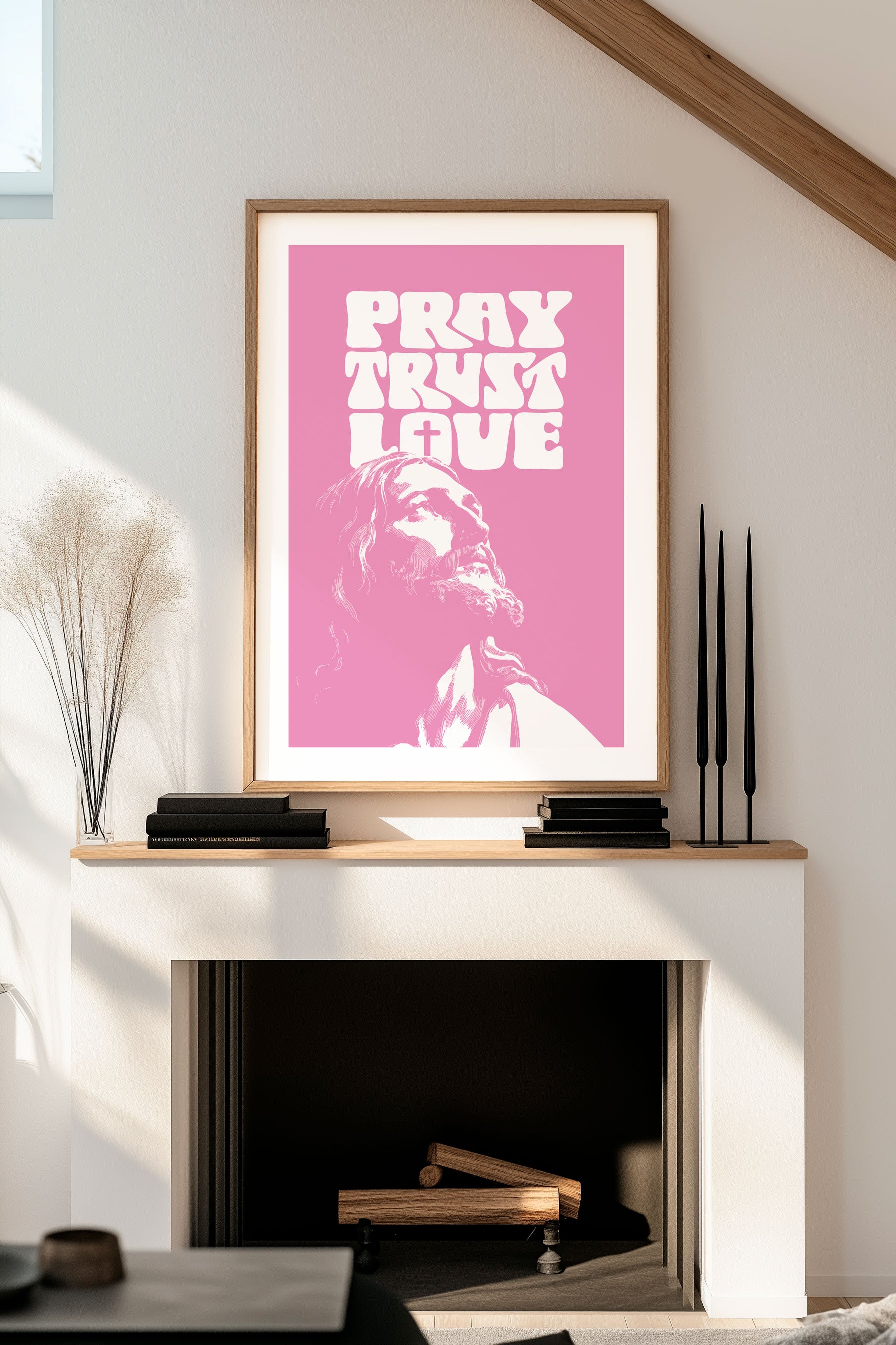 Poster illustration du christ en rose et blanc, avec texte en anglais, encadré sur un mur