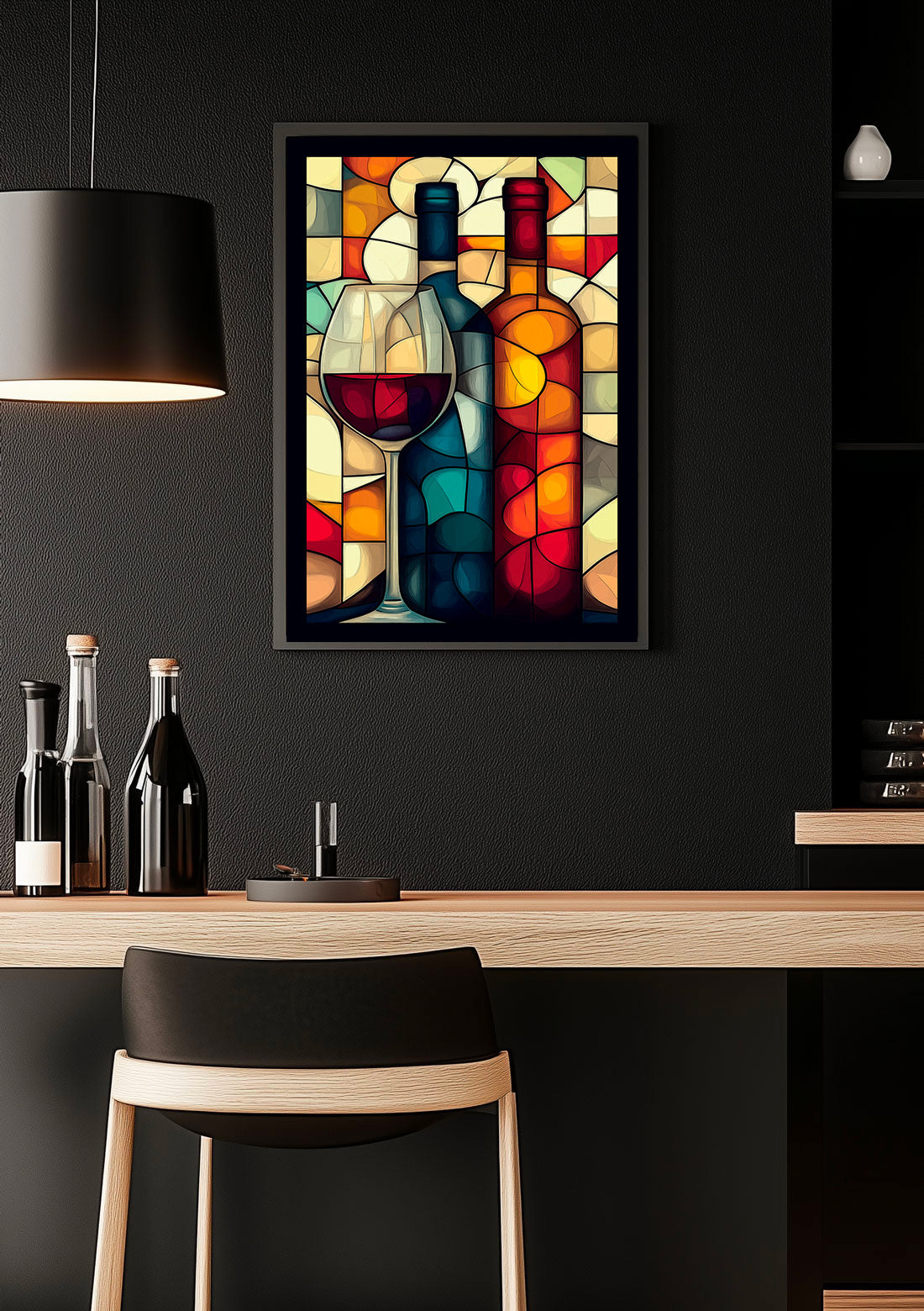 Affiche cuisine vitrail bouteilles de vin mise en situation sur le mur d'une cuisine.