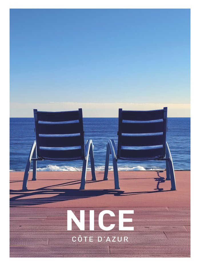 Poster mer et plage nice chaises bleues